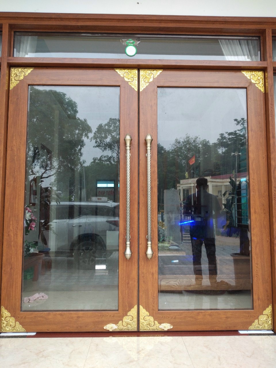 hệ thủy lục xf Gold Door